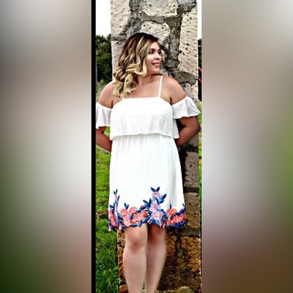 Miami size small cold shoulder mini dress white with embroidered floral print - Picture 3 of 13